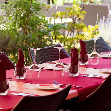 Logis Hotel-Restaurant Le Chene Vert Saint-Pourçain-sur-Sioule Eksteriør bilde