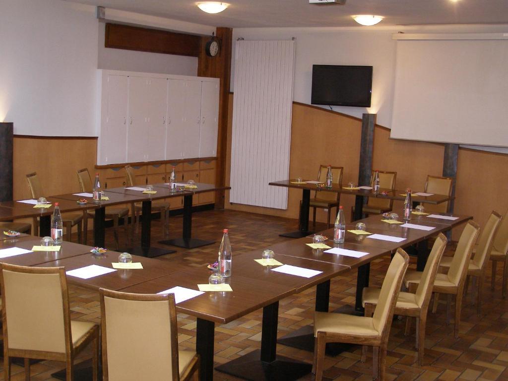 Logis Hotel-Restaurant Le Chene Vert Saint-Pourçain-sur-Sioule Eksteriør bilde