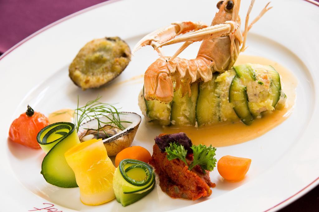 Logis Hotel-Restaurant Le Chene Vert Saint-Pourçain-sur-Sioule Eksteriør bilde