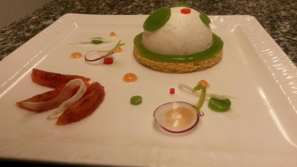Logis Hotel-Restaurant Le Chene Vert Saint-Pourçain-sur-Sioule Eksteriør bilde