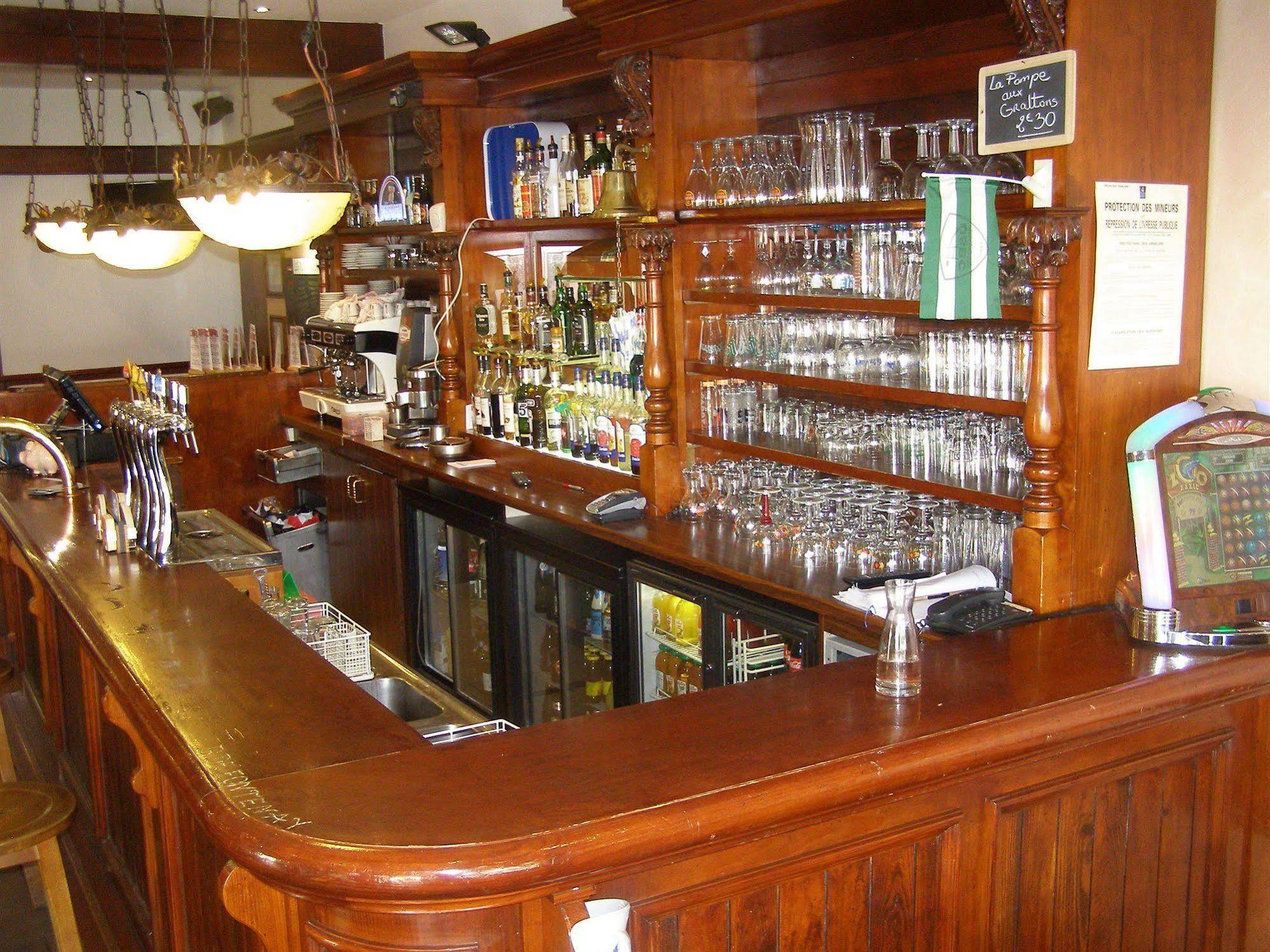 Logis Hotel-Restaurant Le Chene Vert Saint-Pourçain-sur-Sioule Eksteriør bilde